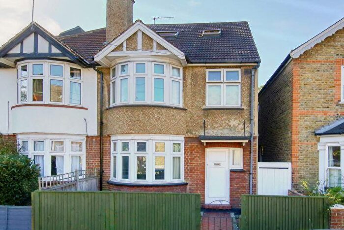 4 Bedroom Semi-Detached House For Sale In Hardman Road, Kingston Upon Thames, KT2