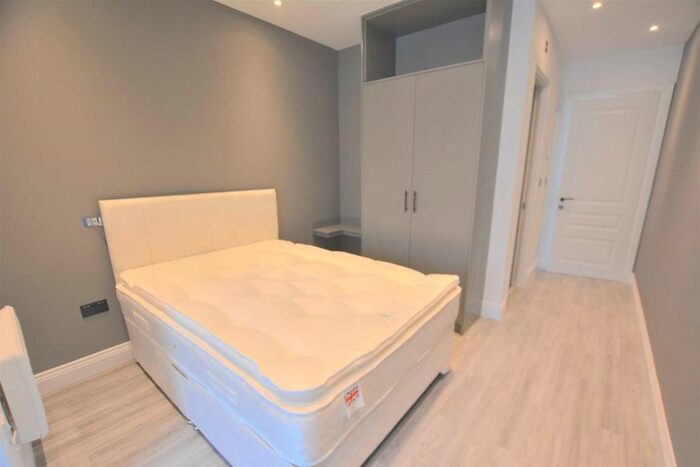 Studio To Rent In Colindale Avenue, London, NW9