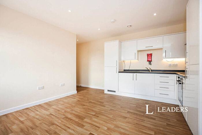 1 Bedroom Flat To Rent In St. Peters Gardens, Marefair, Northampton, NN1