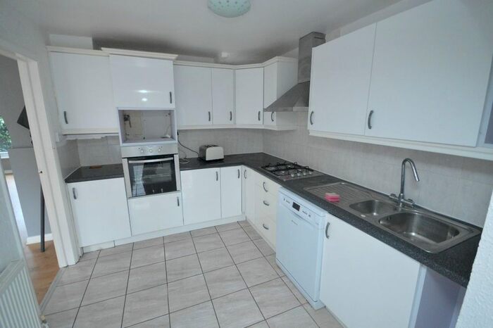 3 Bedroom Semi-Detached House To Rent In Hedingham Road, Hornchurch RM11