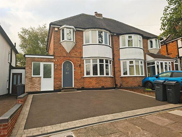 3 Bedroom Semi-Detached House For Sale In Beechmore Road, Sheldon, Birmingham, B26