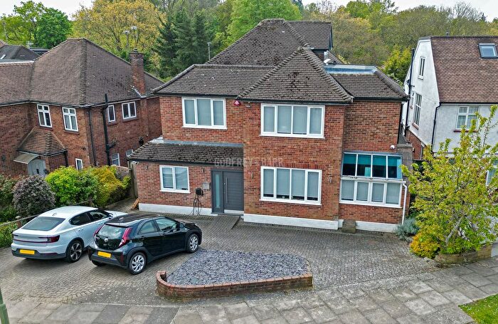 5 Bedroom Detached House For Sale In The Reddings, Mill Hill, NW7