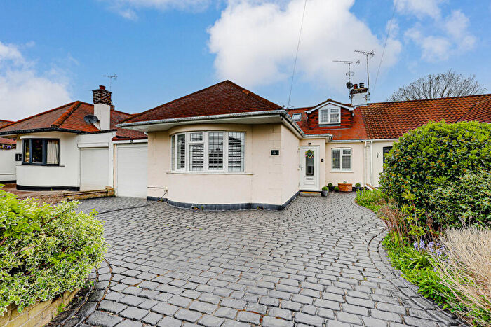 3 Bedroom Semi-Detached Bungalow For Sale In Vardon Drive, Leigh-on-sea, SS9
