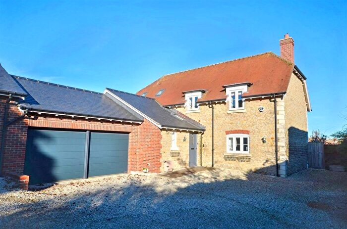 4 Bedroom Detached House For Sale In Station Road, Stalbridge, DT10