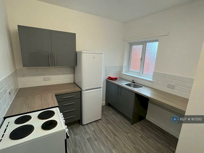 2 Bedroom Flat To Rent In Hamstead Court, Birmingham, B19