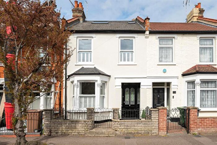 3 Bedroom House For Sale In Royston Avenue, Chingford, E4