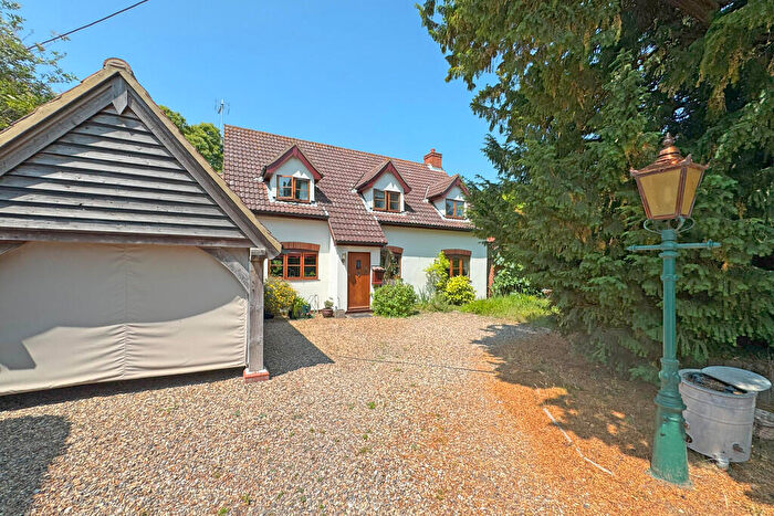 4 Bedroom Detached House For Sale In Mill Lane, Chelmondiston, Ipswich, IP9