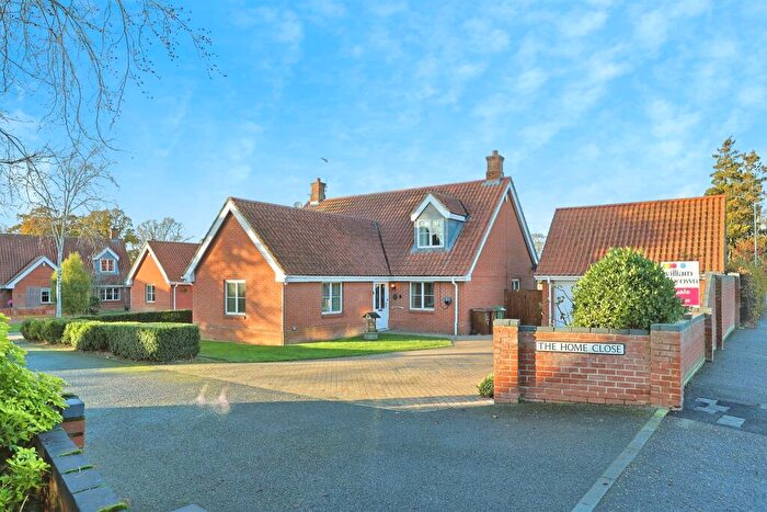 4 Bedroom Chalet For Sale In The Home Close, Dereham, NR19