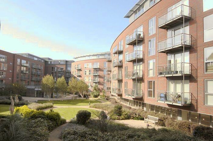 1 Bedroom Flat To Rent In The Heart, Walton-on-Thames, KT12