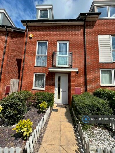 4 Bedroom Semi-Detached House To Rent In Dartford, Dartford, DA1