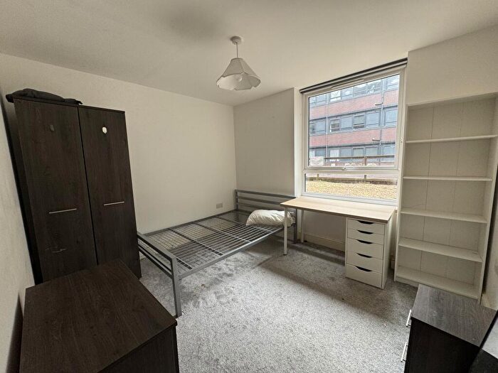 2 Bedroom Flat To Rent In Fowler Road, Aylesbury, HP19