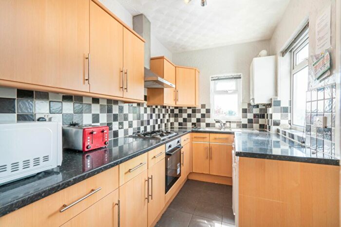 3 Bedroom Terraced House To Rent In City Road, Sheffield, S2