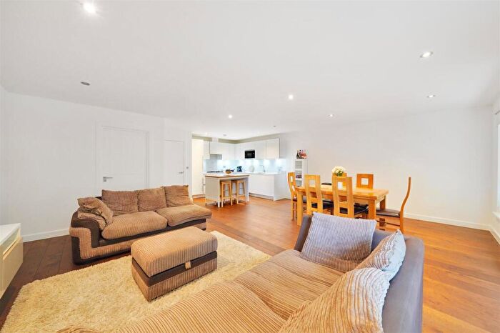 2 Bedroom Apartment To Rent In Loren Apartments, Aberfeldy Village, E14