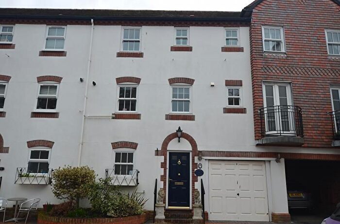 4 Bedroom Property To Rent In Barbers Wharf, Poole, BH15
