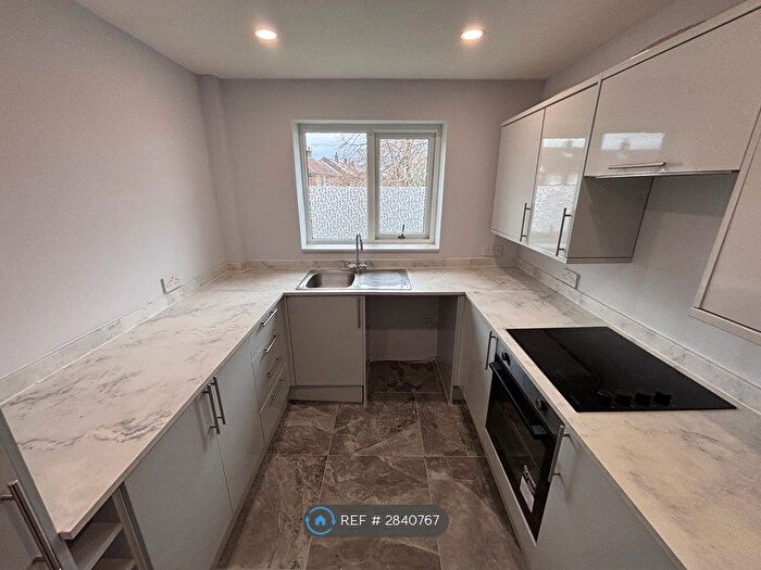 2 Bedroom Flat To Rent In Preston, Preston, PR2