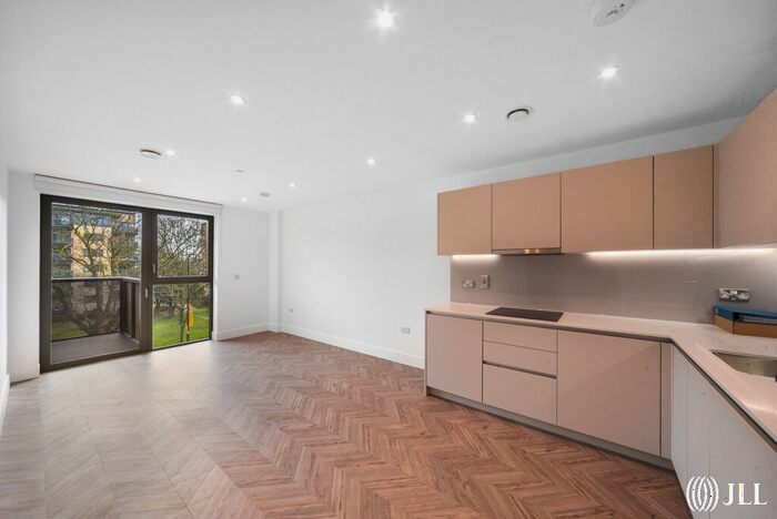 2 Bedroom Flat To Rent In Sudbourne Road, London, SW2