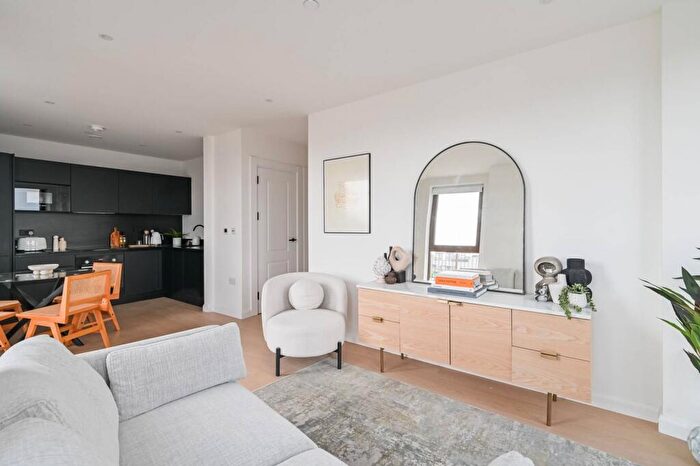 2 Bedroom Flat For Sale In East Quarter, Bow, London, E14