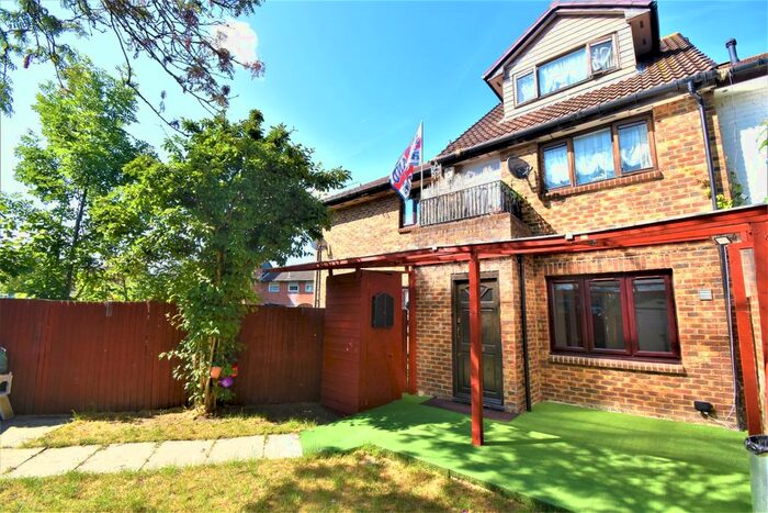 1 Bedroom Maisonette To Rent In Lister Walk, London, SE28