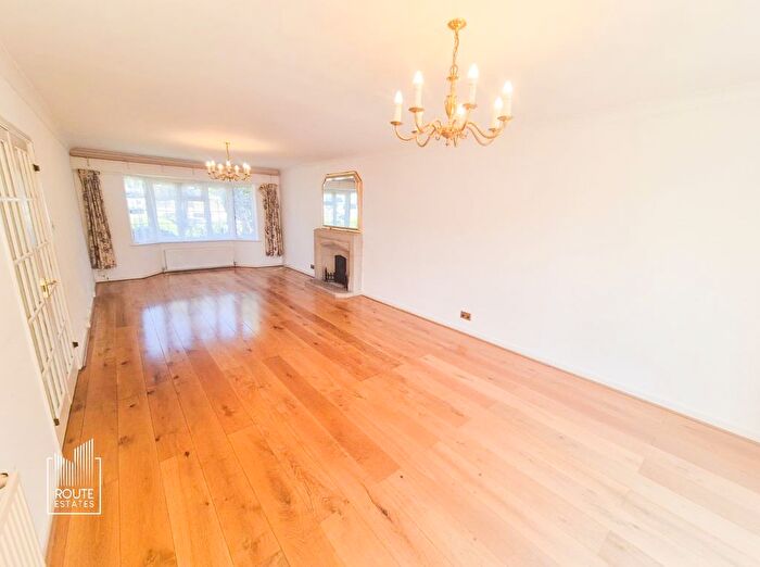 4 Bedroom Detached House To Rent In Claremont Road, Barnet, EN4