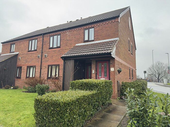 2 Bedroom Flat For Sale In Station Court, Garforth, Leeds, LS25
