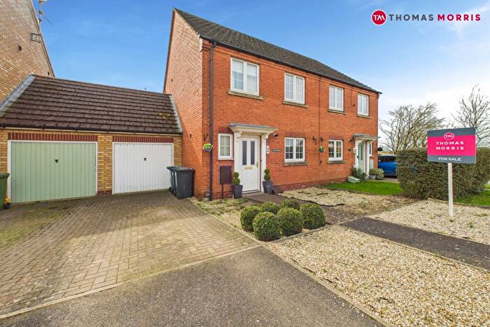 3 Bedroom Semi-Detached House For Sale In Ashbeach Drove, Ramsey St. Marys, Ramsey, Huntingdon, PE26
