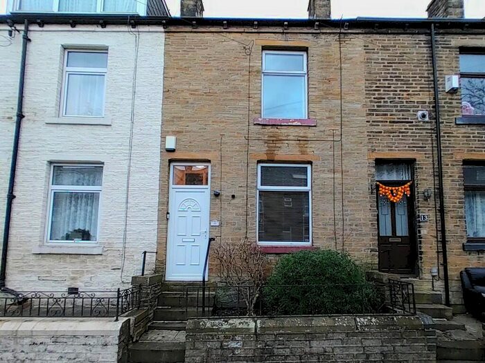 2 Bedroom Terraced House To Rent In Brassey Terrace, BD4