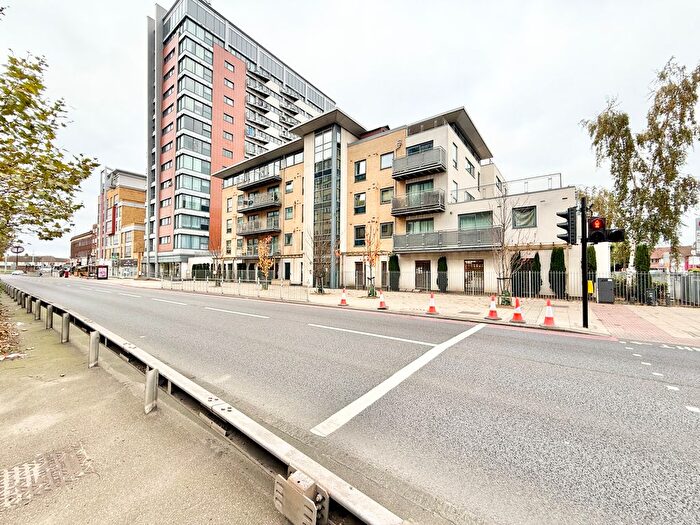 2 Bedroom Flat To Rent In City Gate House, Eastern Avenue, Ilford, IG2