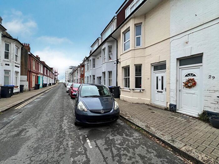 1 Bedroom Apartment To Rent In Thorn Road, Worthing, BN11