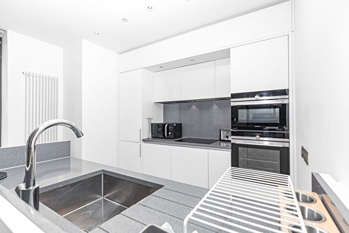 1 Bedroom Flat To Rent In , Simpson Loan, Edinburgh, EH3
