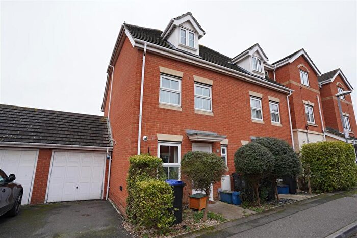 3 Bedroom Semi-Detached House To Rent In Collier Way, Southend-On-Sea, SS1