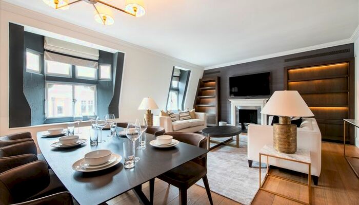 3 Bedroom Flat To Rent In Duke Street, London, W1K
