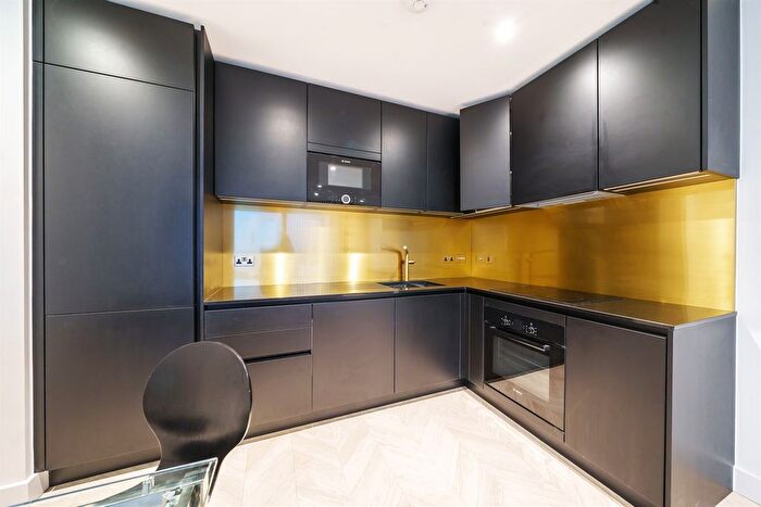 1 Bedroom Flat To Rent In The Waterman, Tidemill Square, Lower Riverside, Greenwich Peninsula, SE10