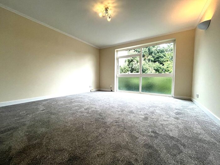 1 Bedroom Flat To Rent In Urquhart Court, Beckenham, Kent, BR3