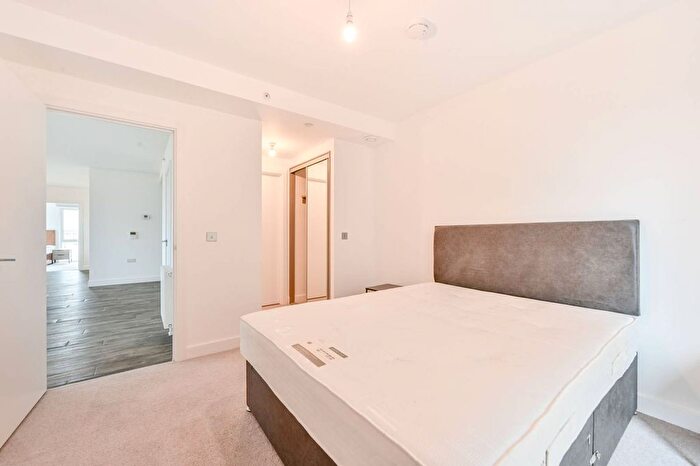 3 Bedroom Flat To Rent In Adlay Apartments, Millet Place, Silvertown, London, E16