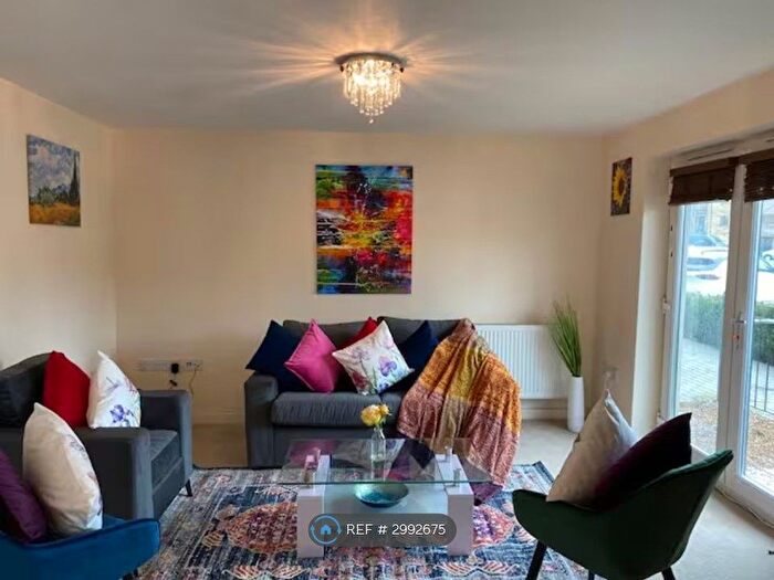 2 Bedroom Flat To Rent In Circus Drive, Cambridge, CB4