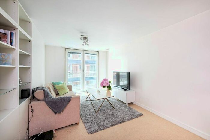 1 Bedroom Flat To Rent In Salamanca Place, Vauxhall, London, SE1