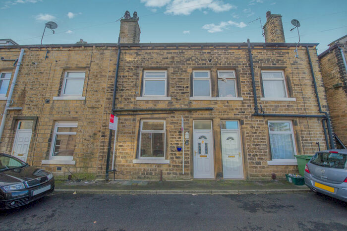1 Bedroom Terraced House To Rent In Bourn View Road, Netherton, HD4
