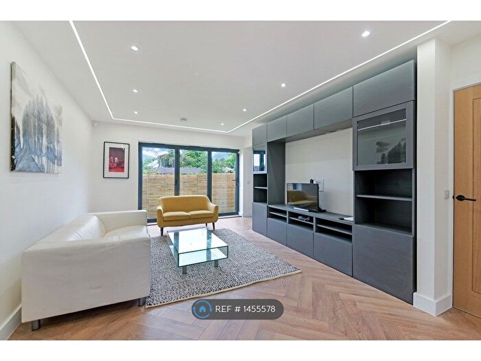 3 Bedroom Semi-Detached House To Rent In Newark Road, South Croydon, CR2