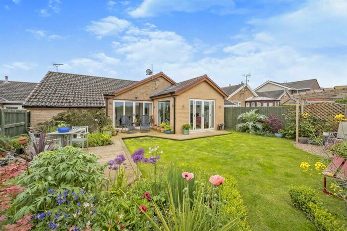 3 Bedroom Detached Bungalow For Sale In Saffron Crescent, Tickhill, Doncaster, DN11