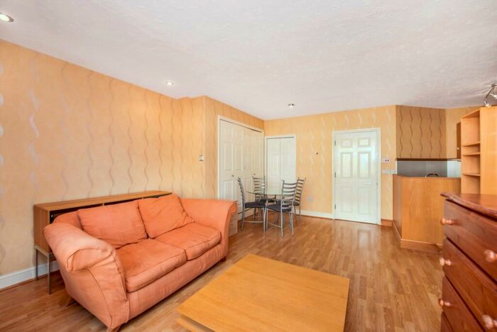 1 Bedroom Flat To Rent In Gun Wharf, Wapping High Street, London, E1W