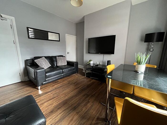4 Bedroom Terraced House To Rent In Kesteven St // Bed // Aug, LN5