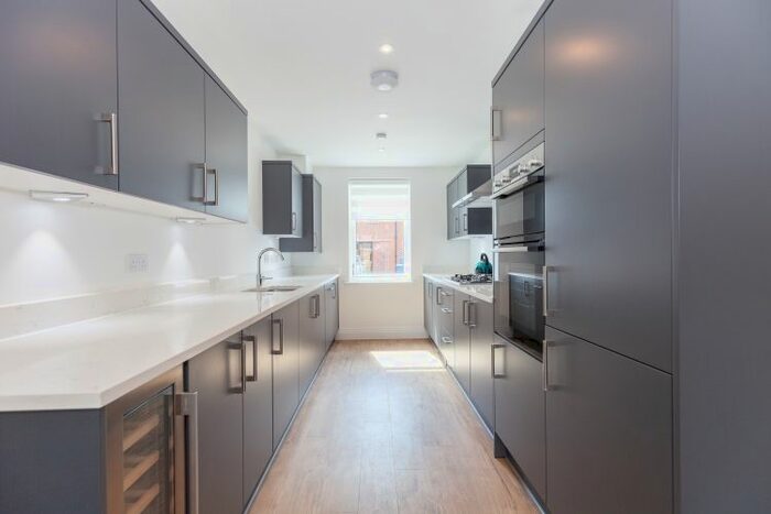 3 Bedroom End Of Terrace House To Rent In Press Way, Oxford, OX2