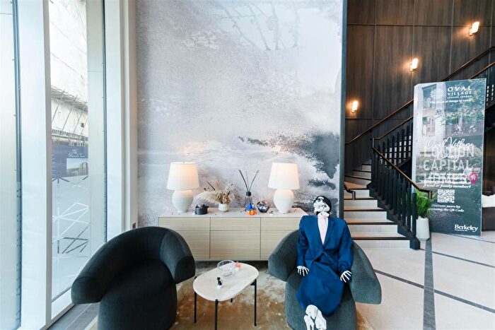 2 Bedroom Apartment To Rent In Phoenix Court, Gasholder Place, London, SE11