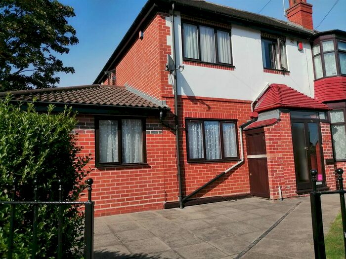 2 Bedroom Flat To Rent In Wood Lane, Handsworth, Birmingham, B20