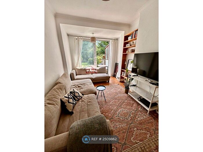 2 Bedroom Terraced House To Rent In Luton Road, London, E17