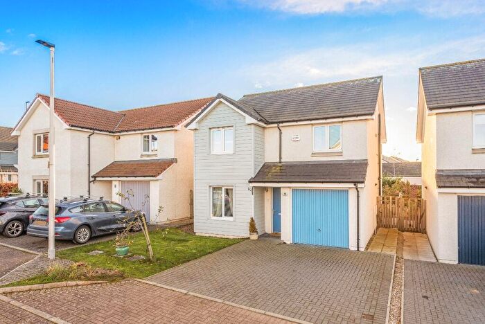 4 Bedroom Detached House To Rent In Rowan Place, East Calder, West Lothian, EH53