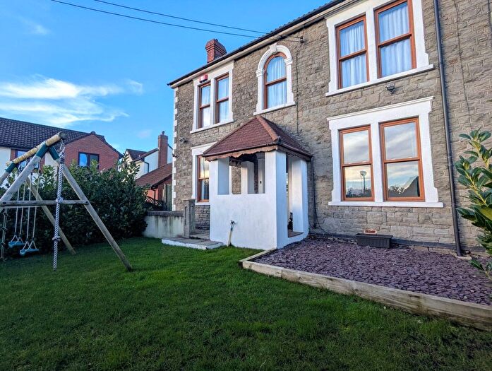 3 Bedroom Semi-Detached House To Rent In Westons Way, Bristol, Gloucestershire, BS15