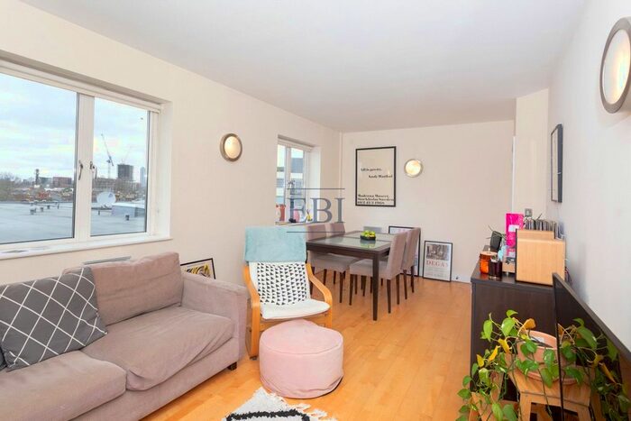 2 Bedroom Flat To Rent In Peckham Grove, Peckham, SE15