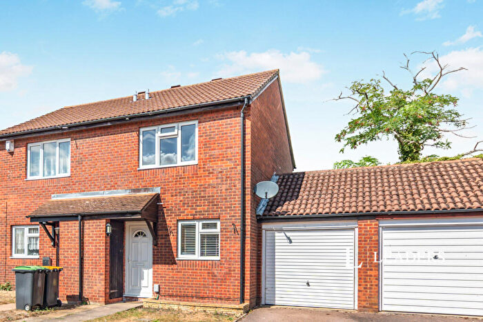 2 Bedroom End Of Terrace House To Rent In Alburgh Close, Bedford, MK42