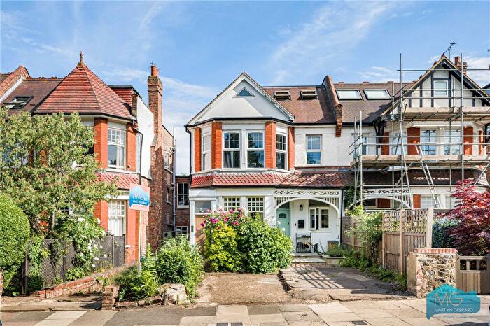2 Bedroom Apartment For Sale In Park View Road, Finchley, N3